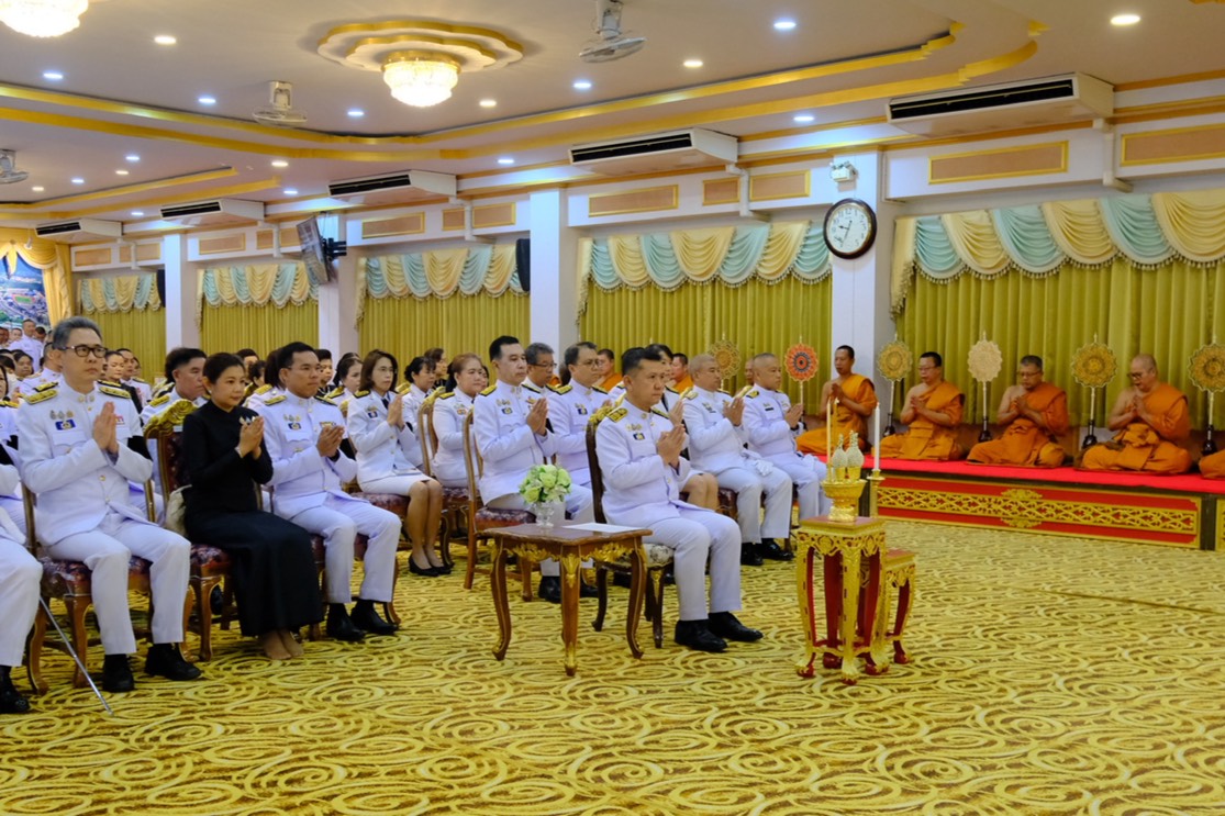 📣 สำนักงานพัฒนาชุมชนอำเภอเมืองสมุทรสงคราม ร่วมพิธีบำเพ็ญกุศลสัตตมวาร (7 วัน) ถวายพระราชกุศล สมเด็จพระนางเจ้าสิริกิติ์ พระบรมราชินีนาถ พระบรมราชชนนีพันปีหลวง