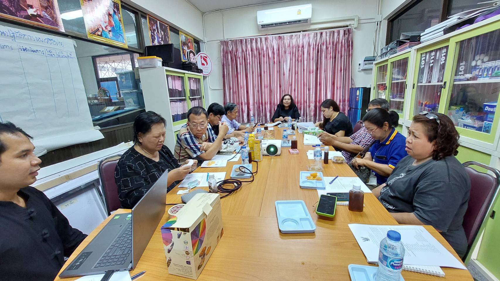 📣 สำนักงานพัฒนาชุมชนอำเภอเมืองสมุทรสงครามจัดประชุมโครงการพัฒนาศักยภาพเครือข่าย กลุ่มอาชีพและผู้ผลิต ผู้ประกอบการ หนึ่งตำบล หนึ่งผลิตภัณฑ์ ระดับอำเภอ